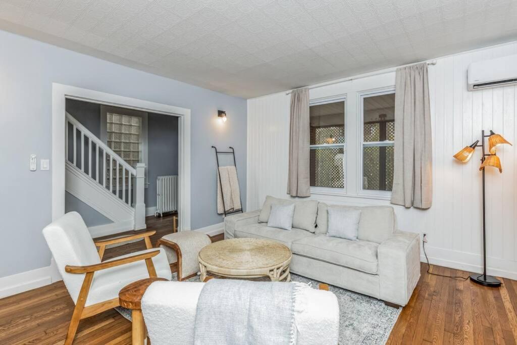 Beautiful home in Forest Hills - Property Image 9