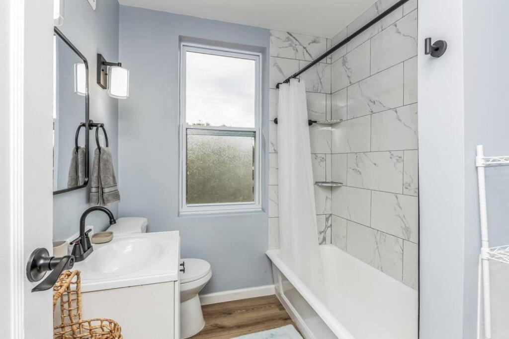 Beautiful home in Forest Hills - Property Image 10