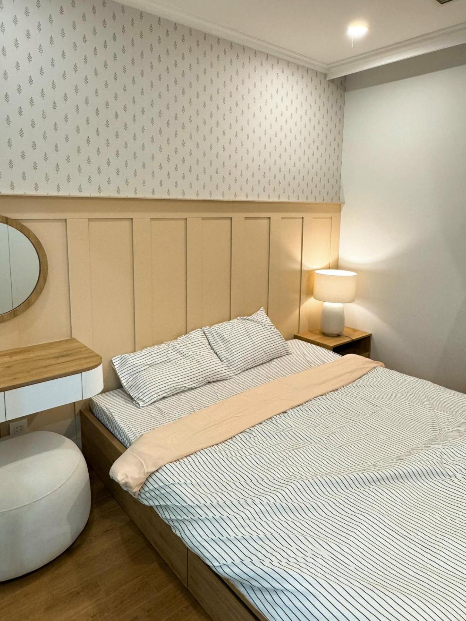 Mai-Homestay - 1 BR apartment at Vinhomes Royal City