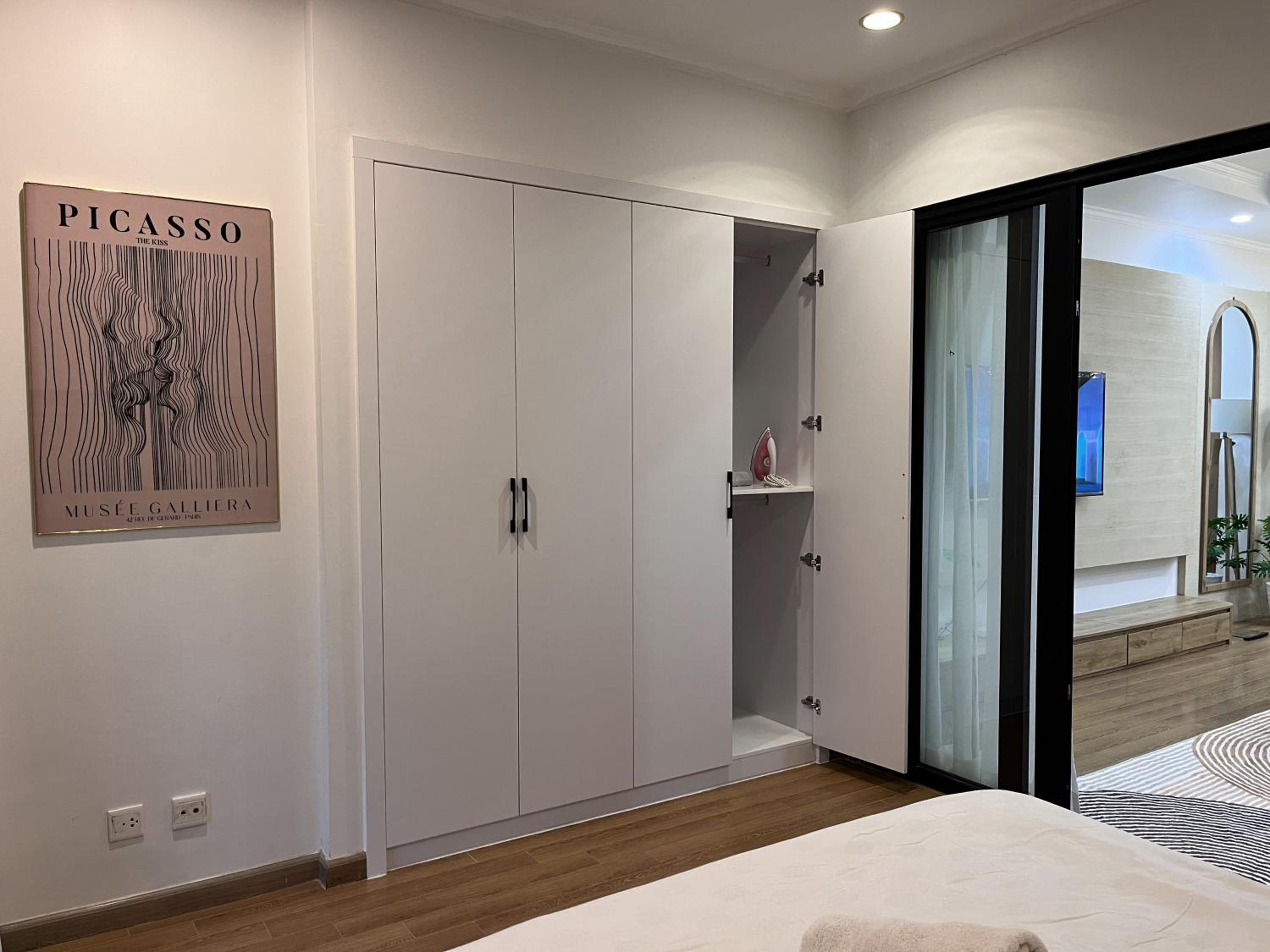 Mai-Homestay - 1 BR apartment at Vinhomes Royal City