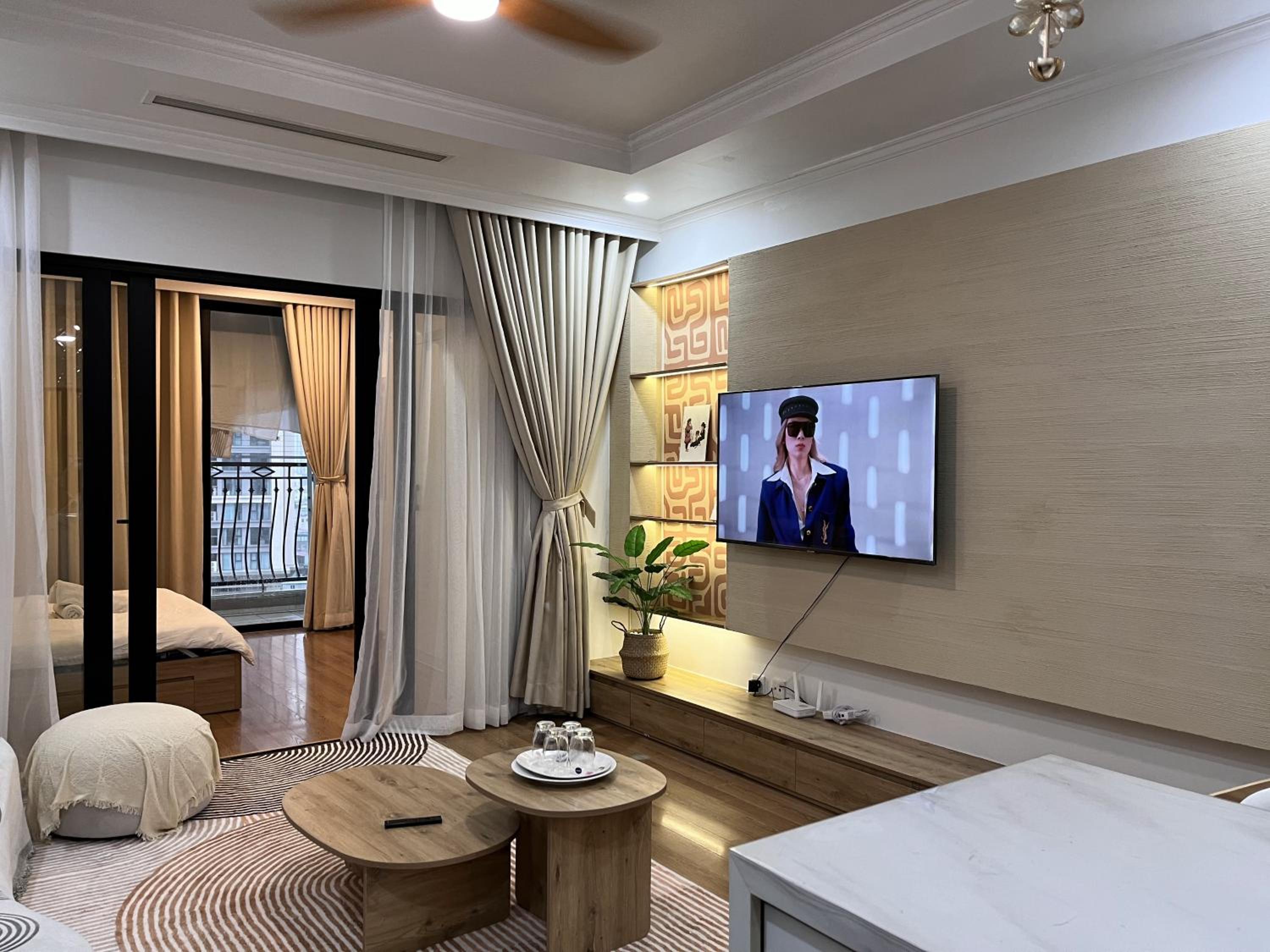 Mai-Homestay - 1 BR apartment at Vinhomes Royal City