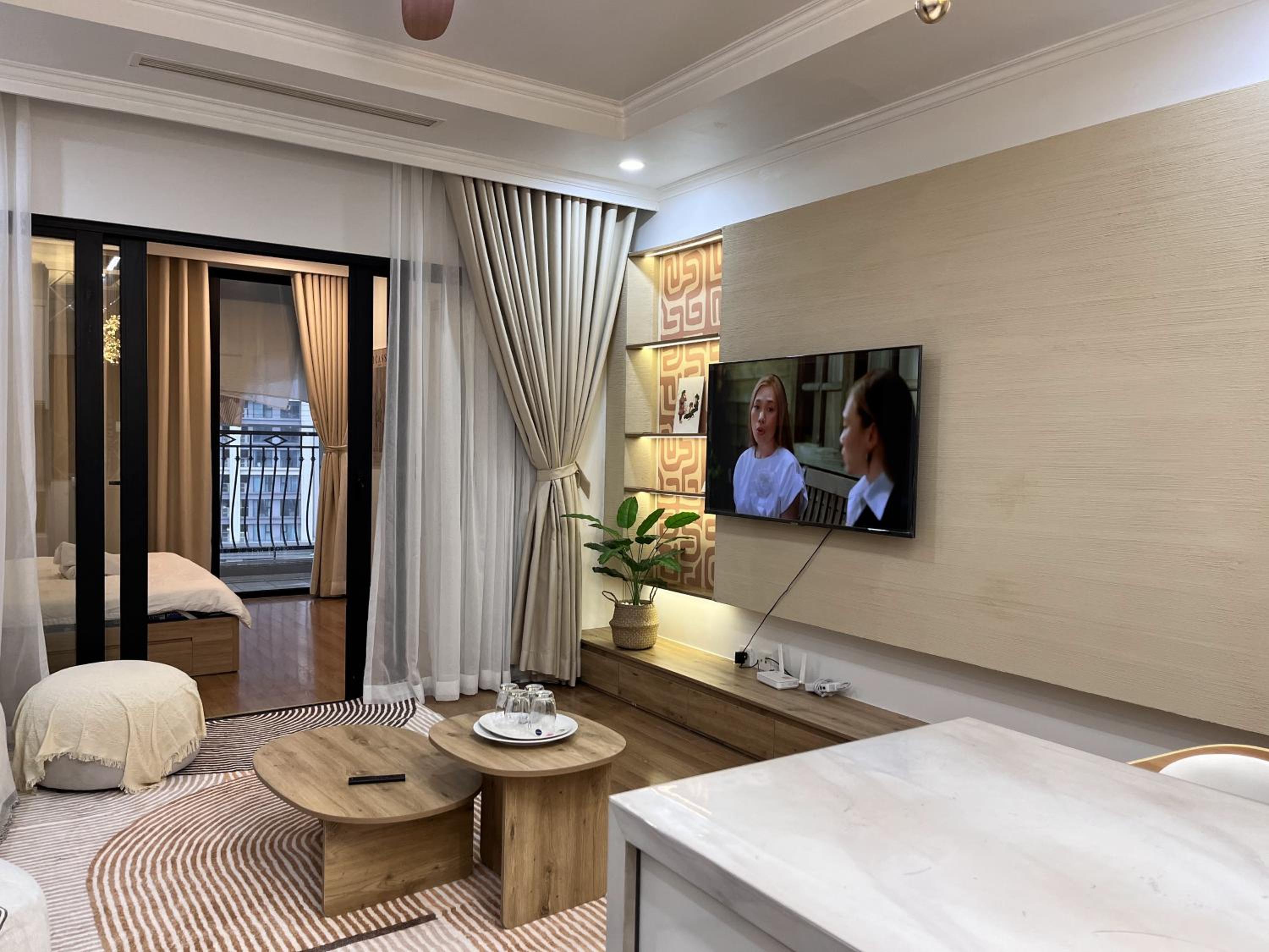 Mai-Homestay - 1 BR apartment at Vinhomes Royal City