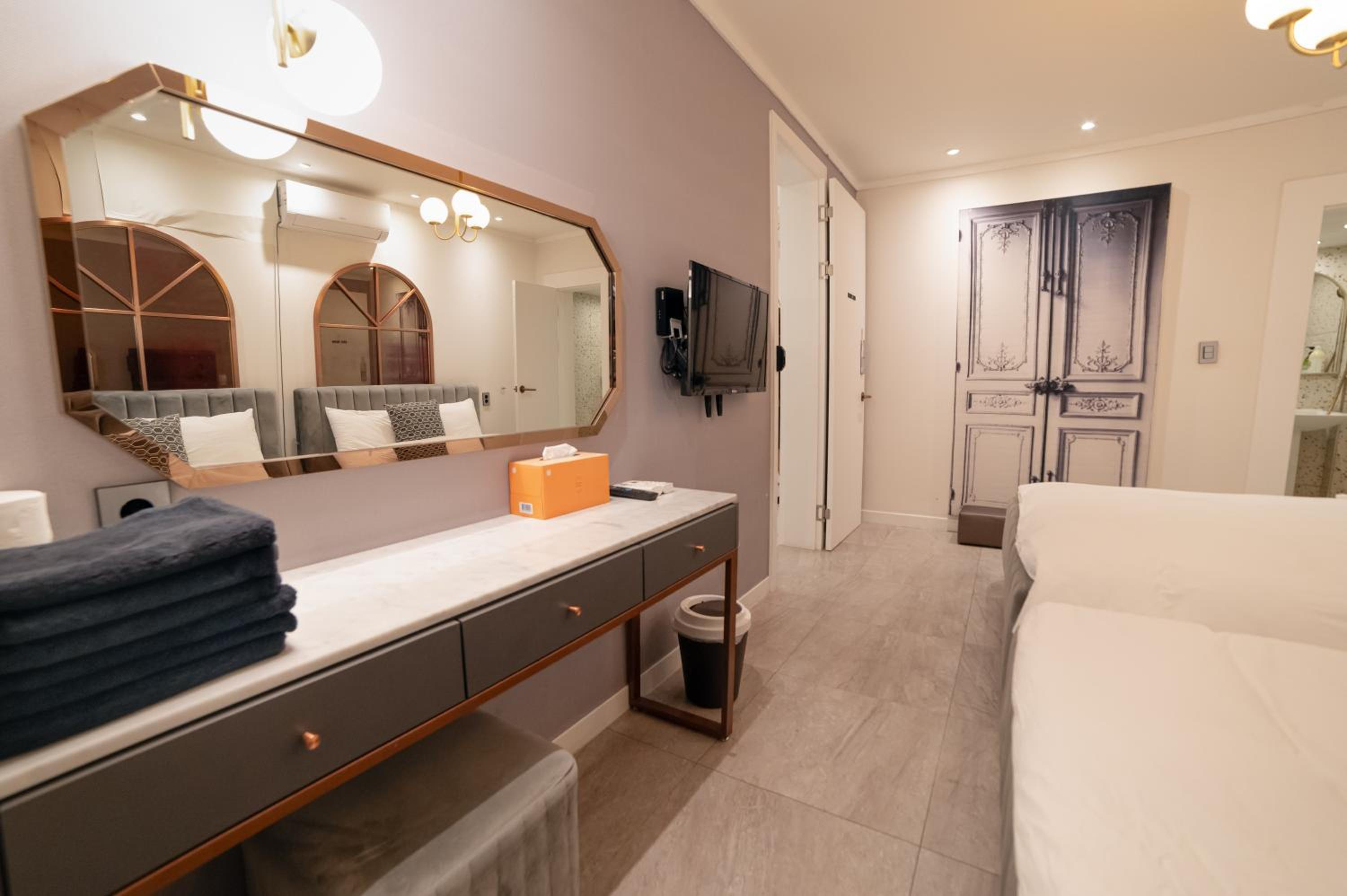 hotel room