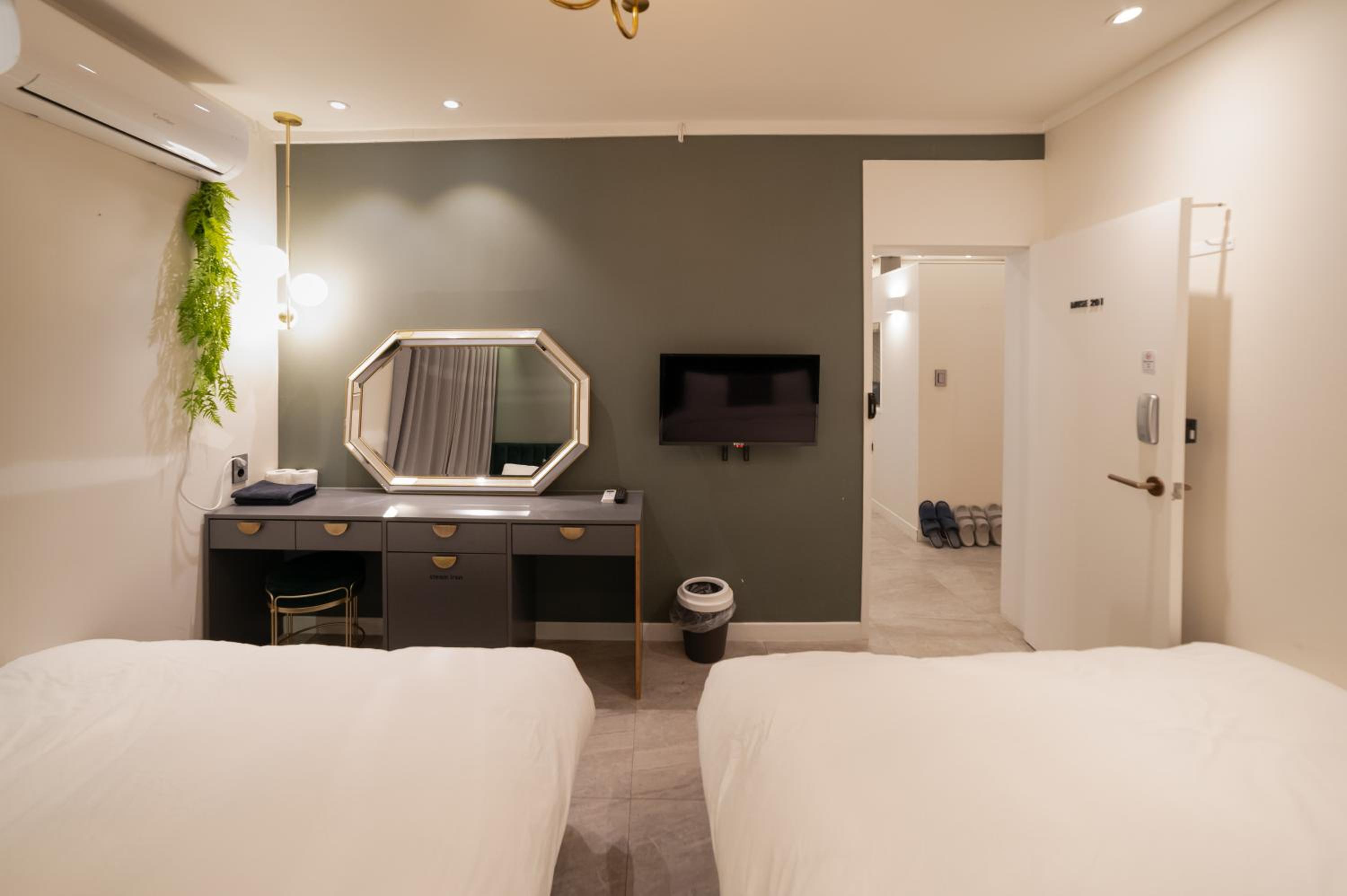 hotel room