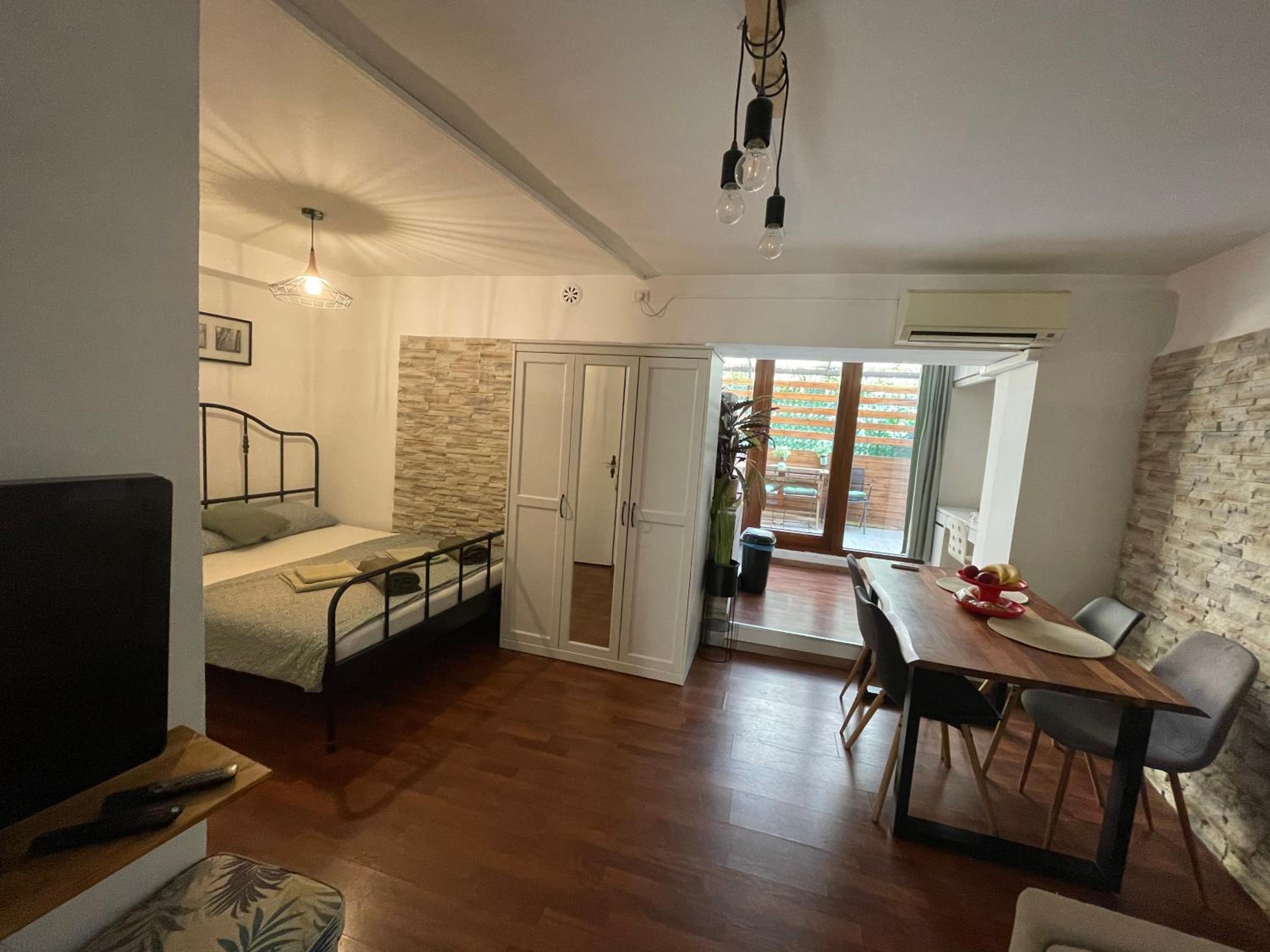 Apartma Ella