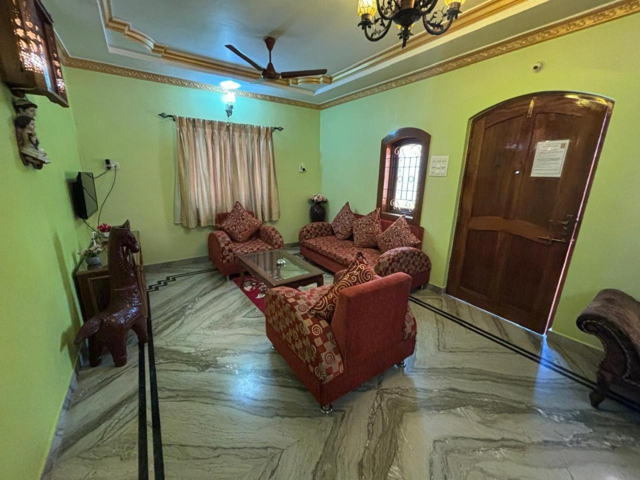 Casa de Laura Luxurious Apartment view 2
