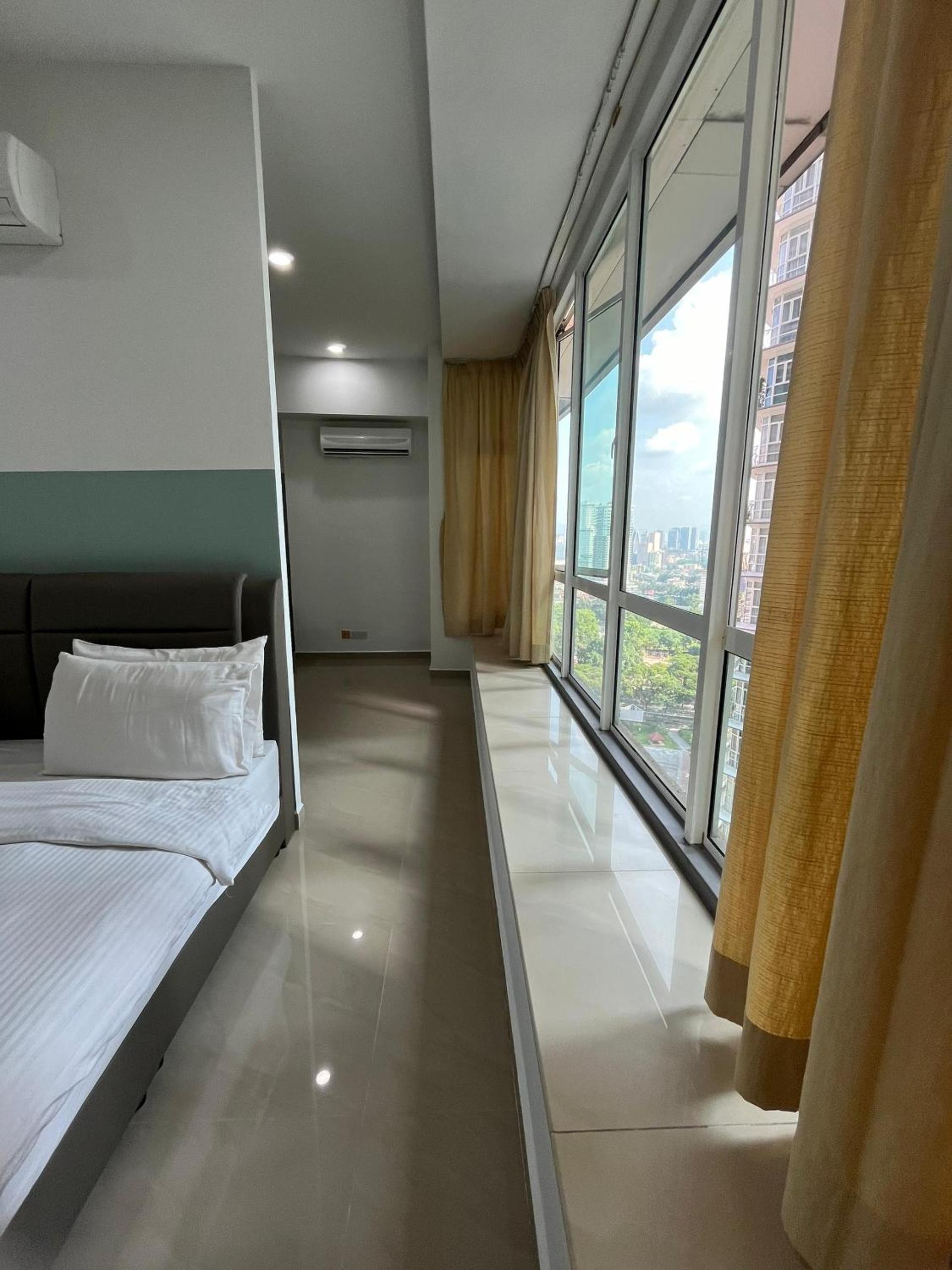 Parkview Suite KLCC, Bernice
