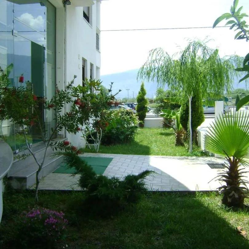Apartmani Karalias