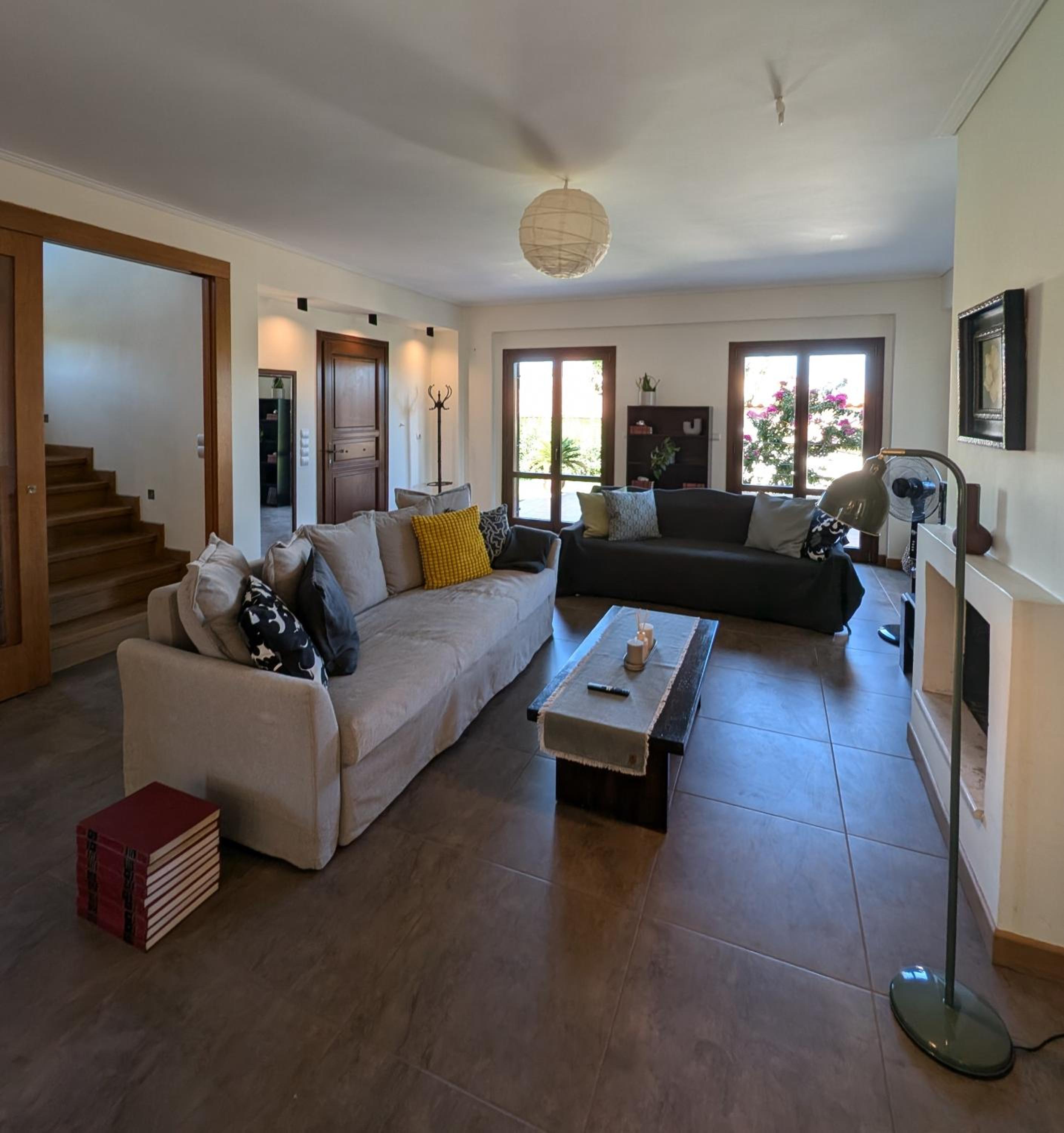 Spacious Family Villa with Outdoor Cinema & Sea View view 4