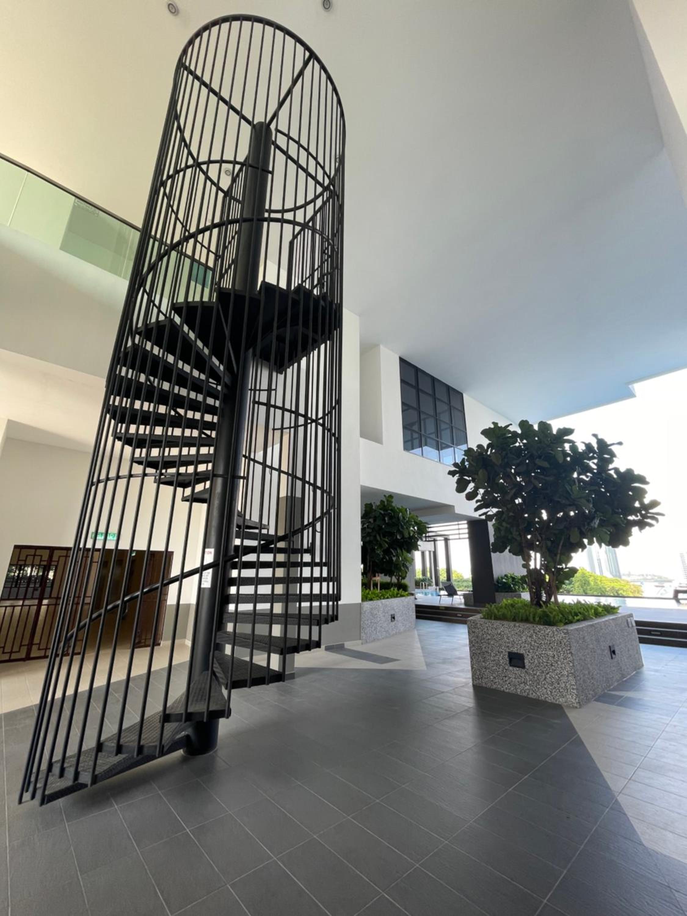 Twin Tower Grand Suite by YoHome