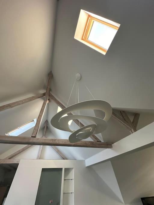 Panorama Penthouse in wunderschöner Villa