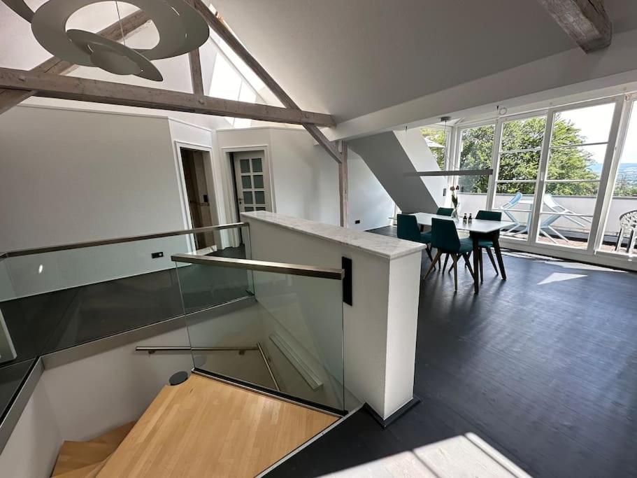 Panorama Penthouse in wunderschöner Villa