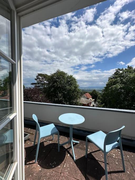 Panorama Penthouse in wunderschöner Villa