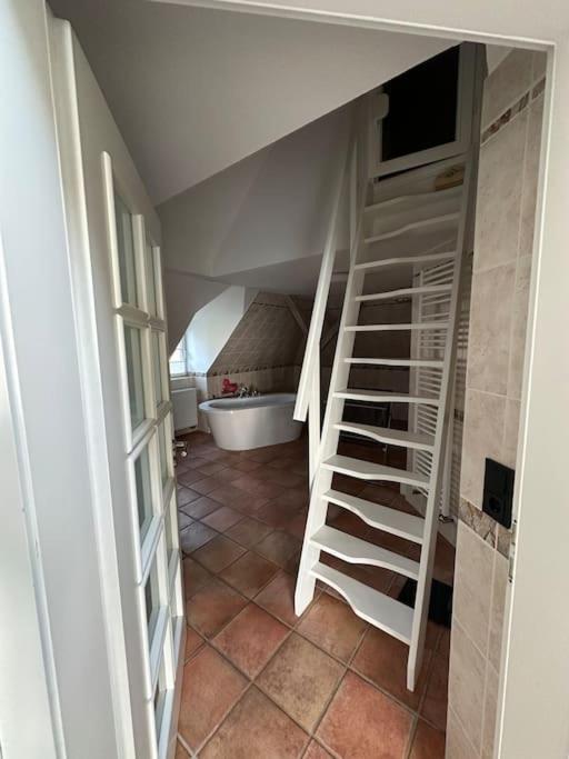 Panorama Penthouse in wunderschöner Villa