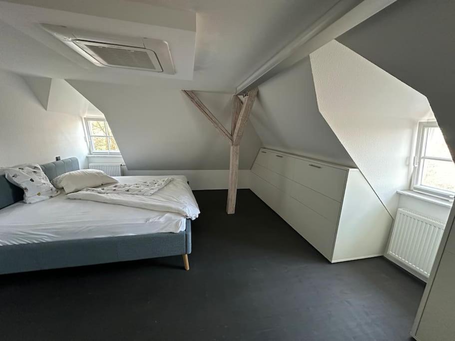 Panorama Penthouse in wunderschöner Villa