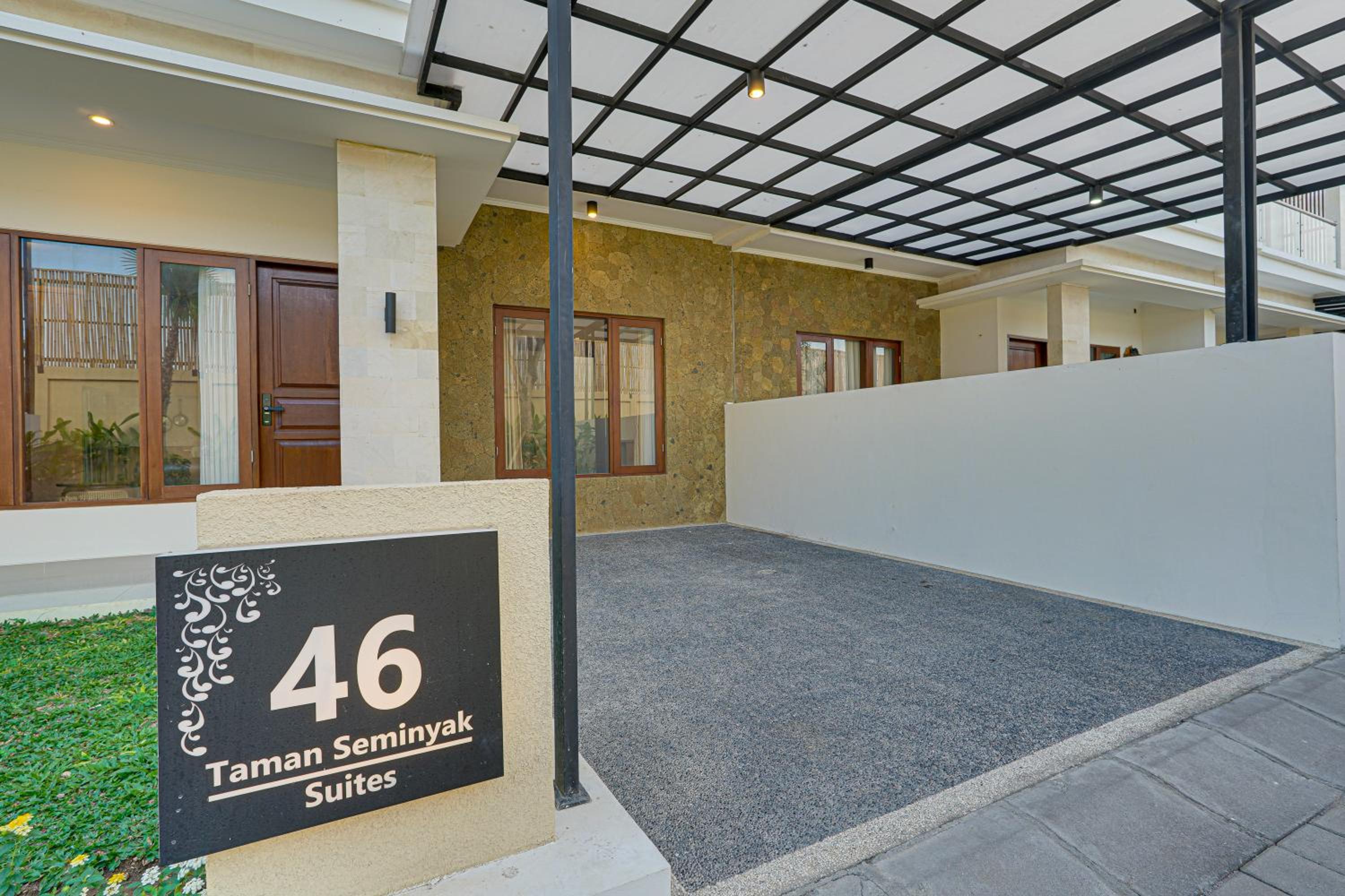 Villa Taman Seminyak 46 Near Double Six Beach view 4