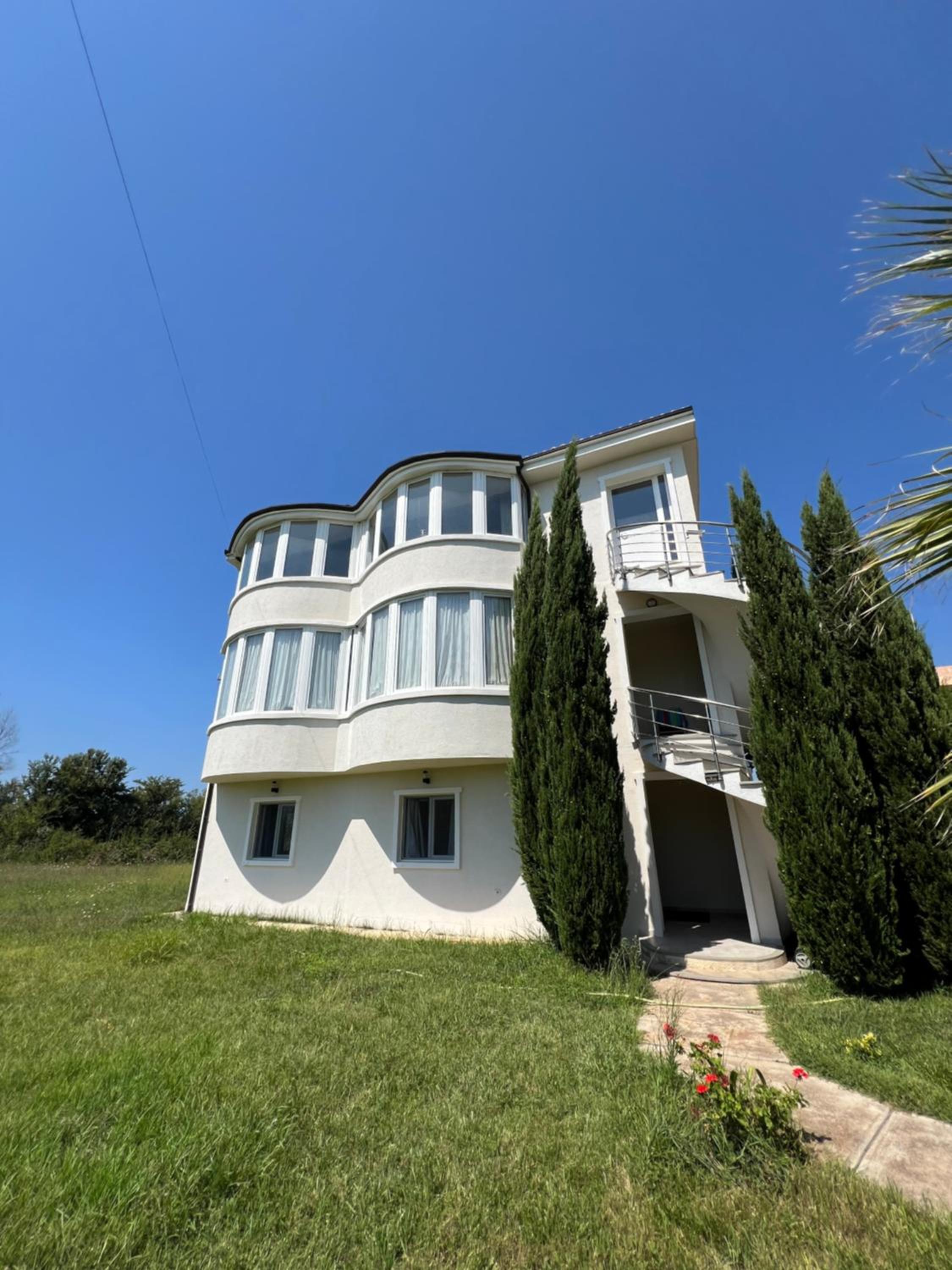 The White Villa