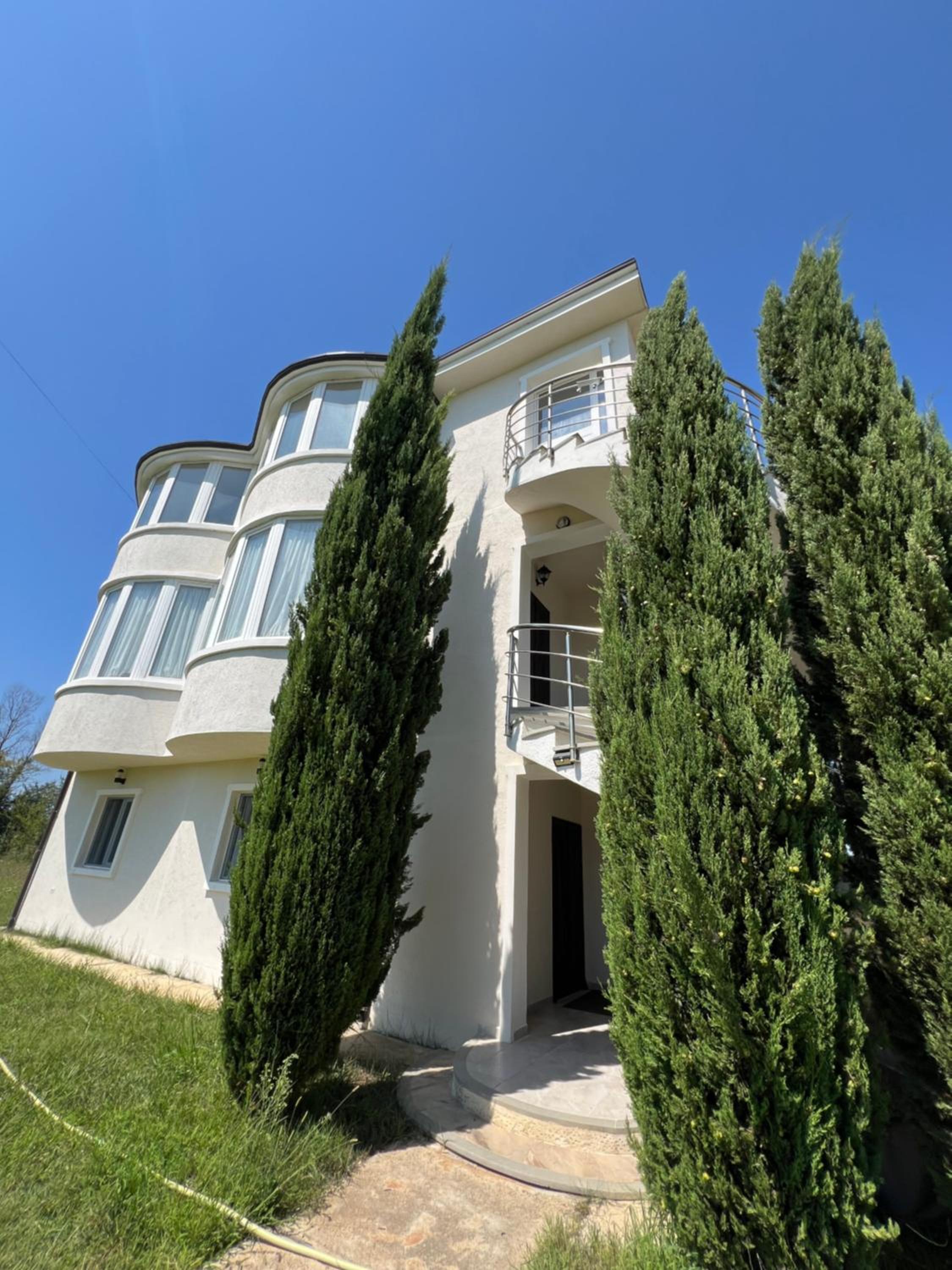 The White Villa