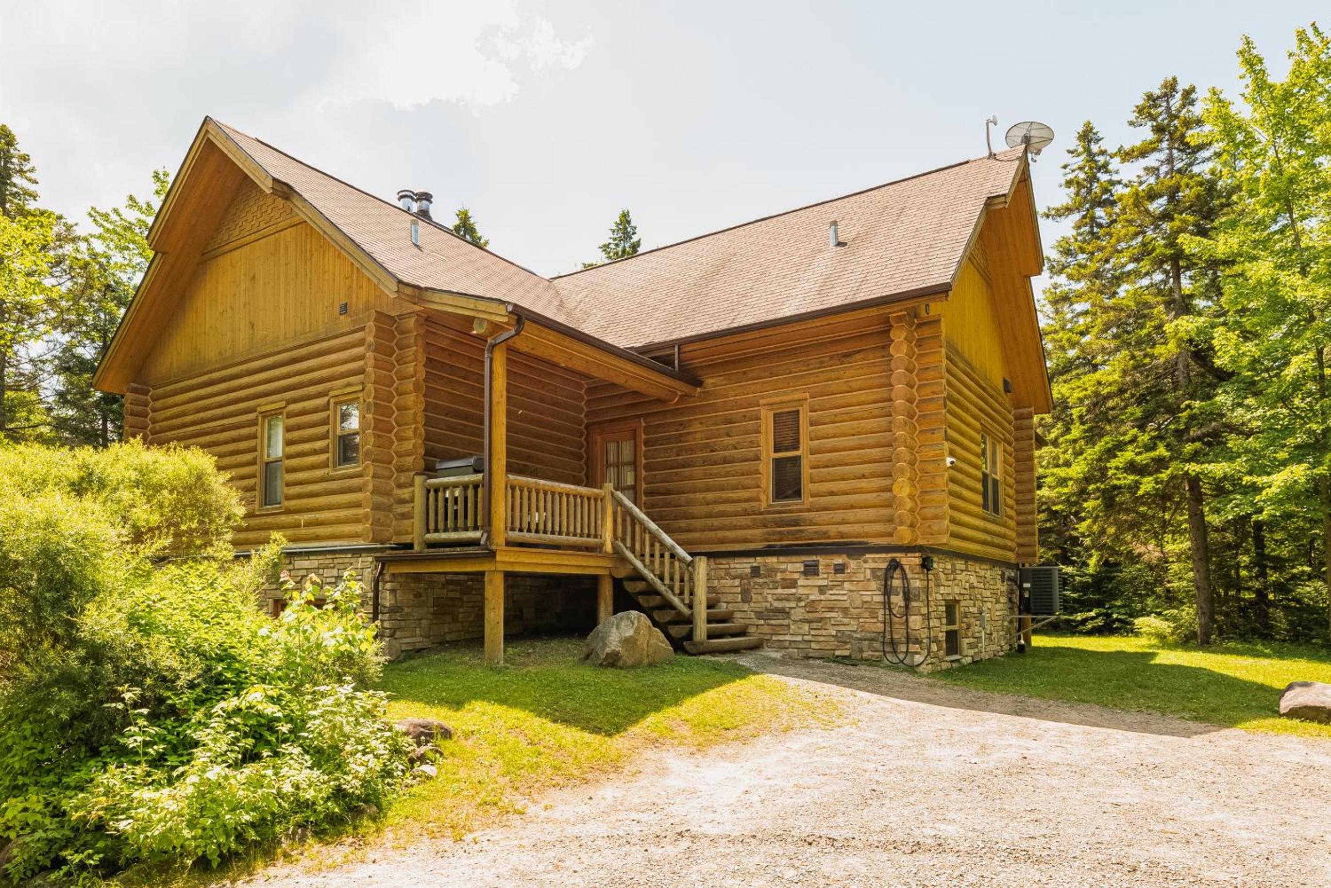 Fiddler Lake Resort Chalet 30 Deer - Property Image 7
