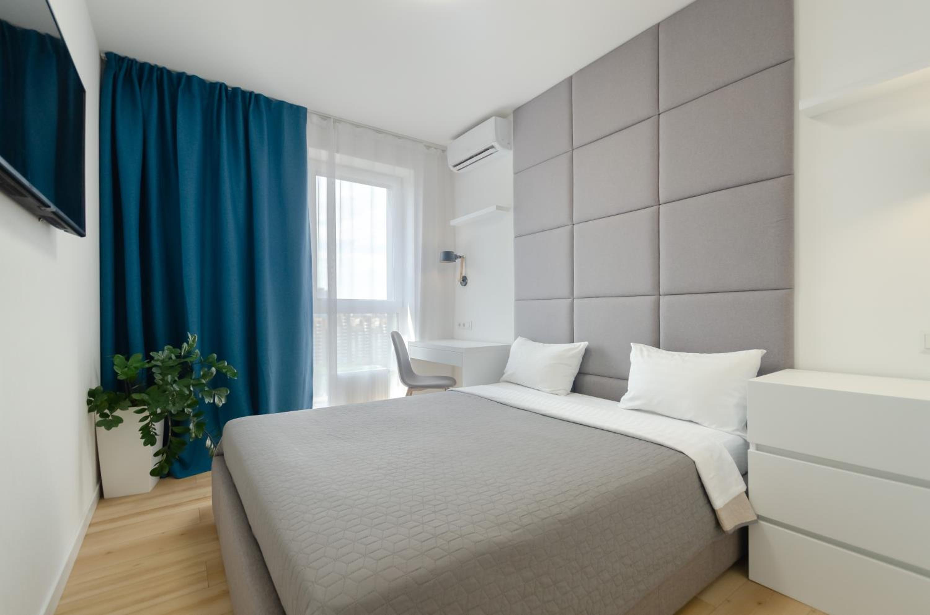 ДДД! 24-241 Kvartet, Vasyl Lypkivskyi 16g, Kyiv, railway station, metro nearby, fantastic city view, 15 kW backup power, Petrovdom Apartment view 3