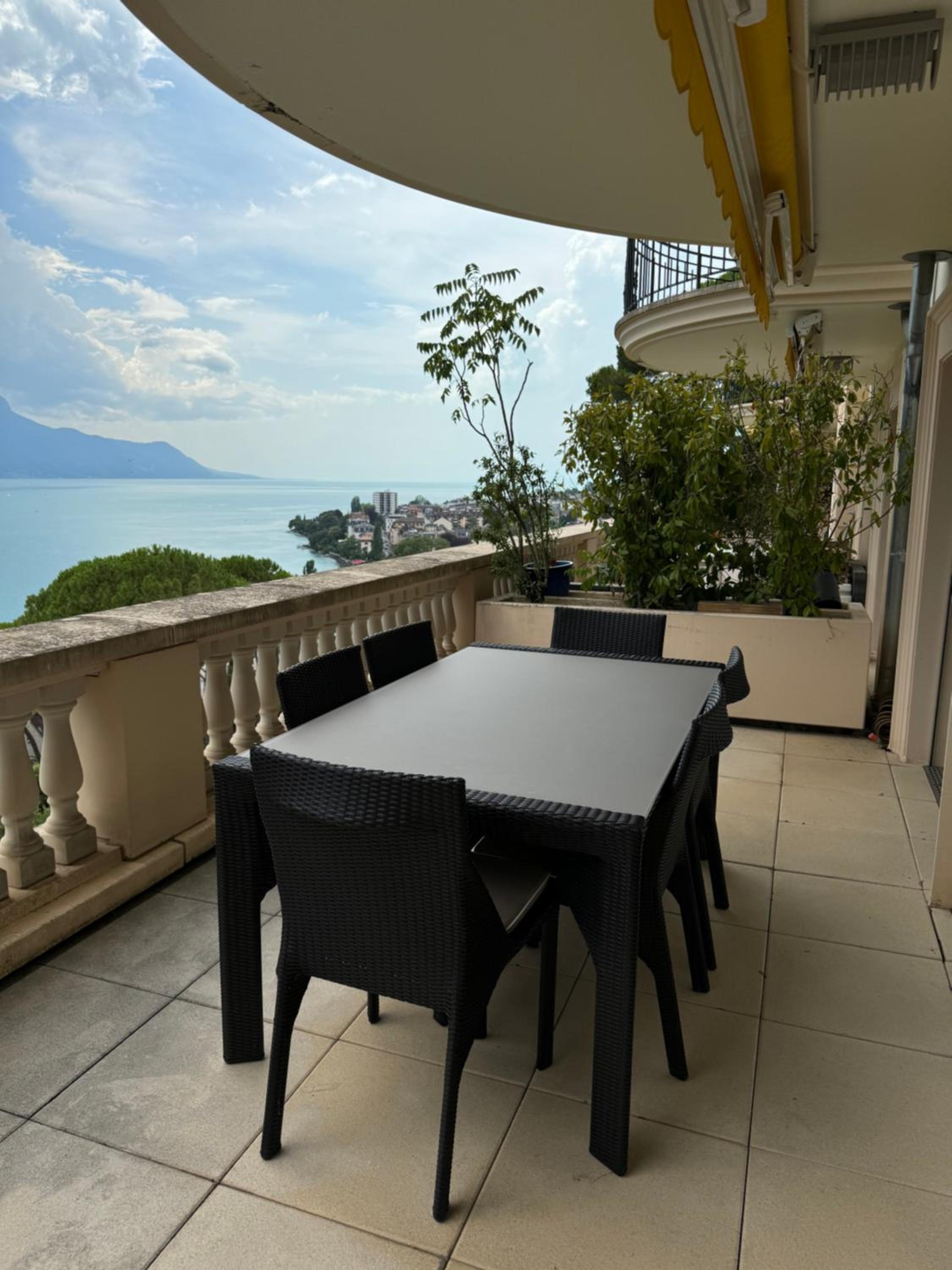 Montreux Panoramic Lake View Apartment