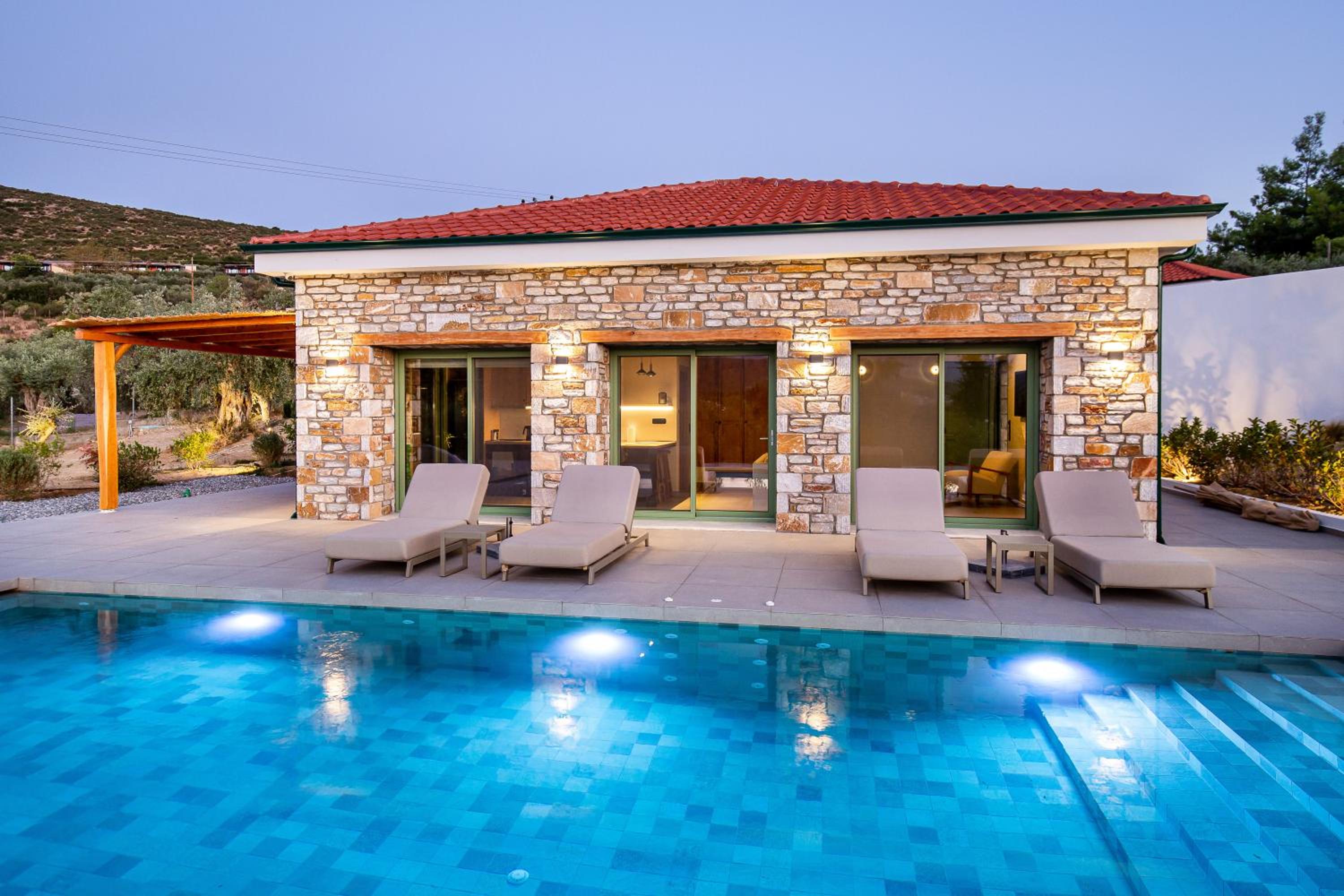 NOMAS VILLAS With Private Pool view 2