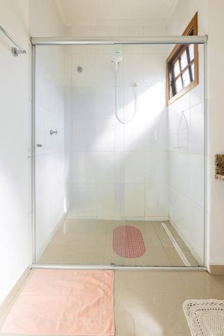 Linda chacara com piscina , conforto e meio a natureza