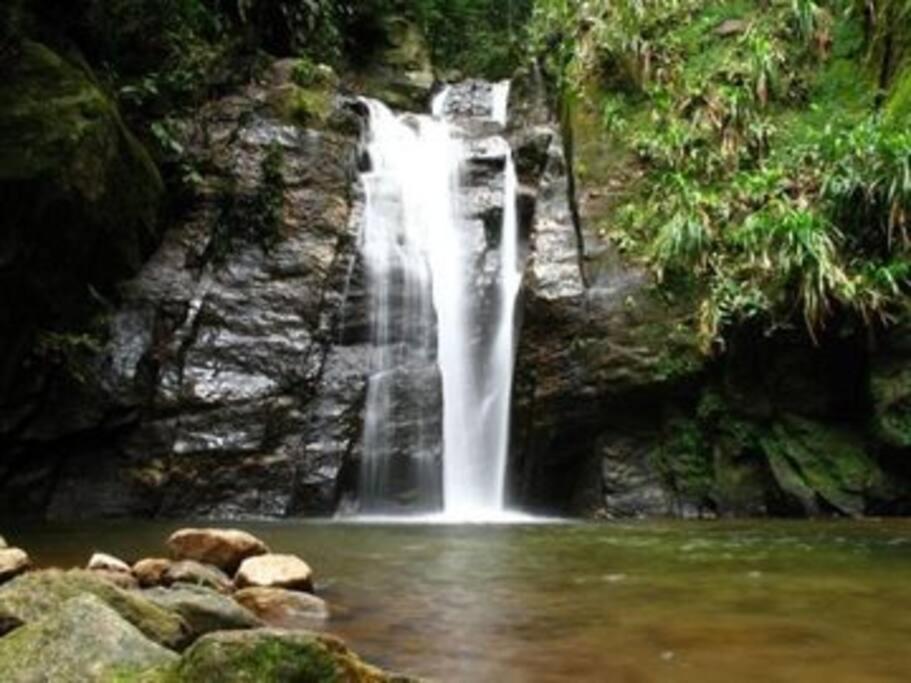 Linda chacara com piscina , conforto e meio a natureza