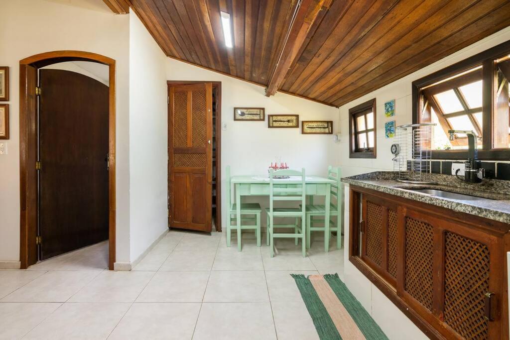 Linda chacara com piscina , conforto e meio a natureza