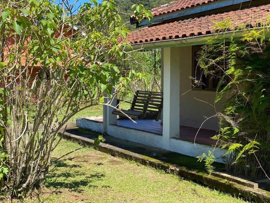 Linda chacara com piscina , conforto e meio a natureza