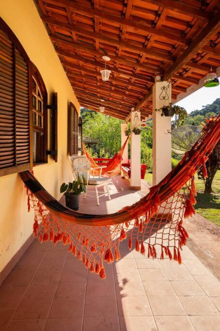 Linda chacara com piscina , conforto e meio a natureza