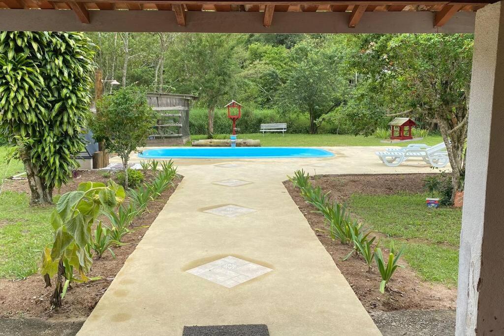 Linda chacara com piscina , conforto e meio a natureza
