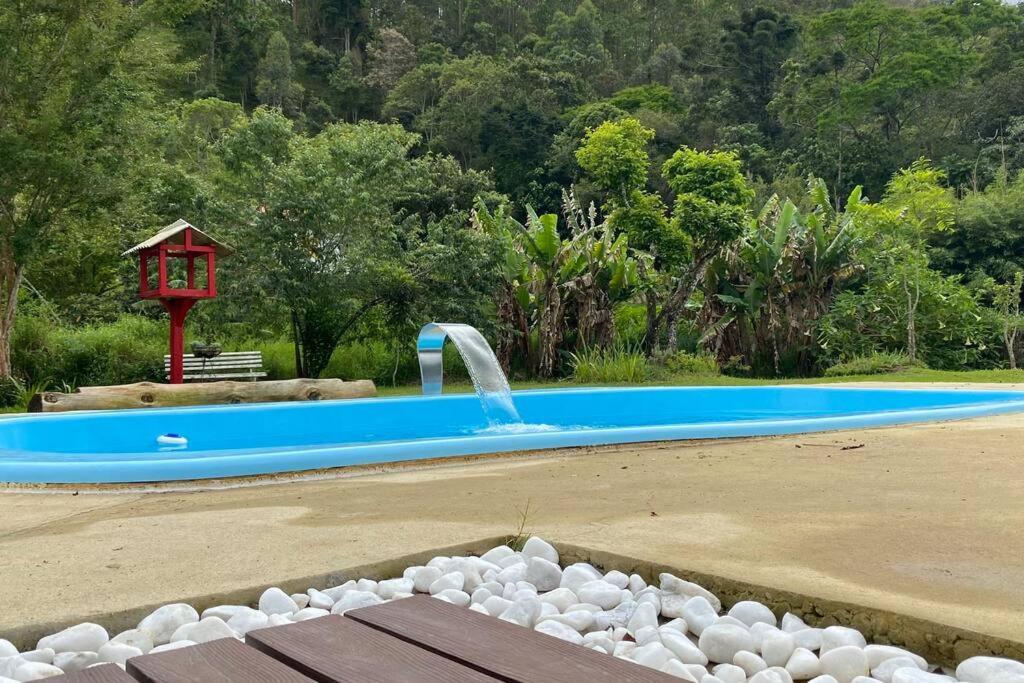 Linda chacara com piscina , conforto e meio a natureza