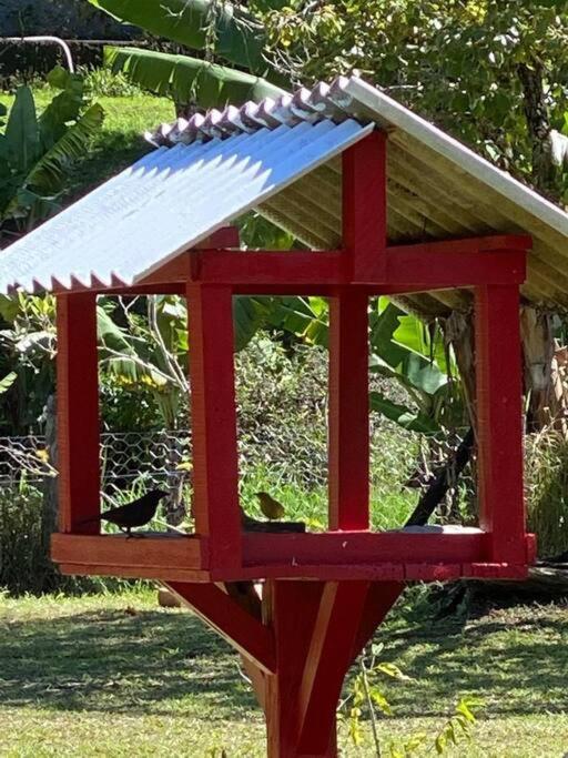 Linda chacara com piscina , conforto e meio a natureza