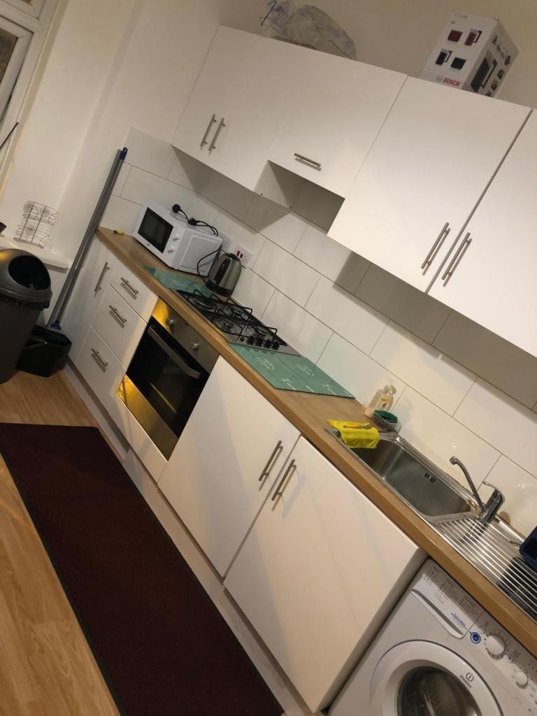 Room in Streatham Hill view 2