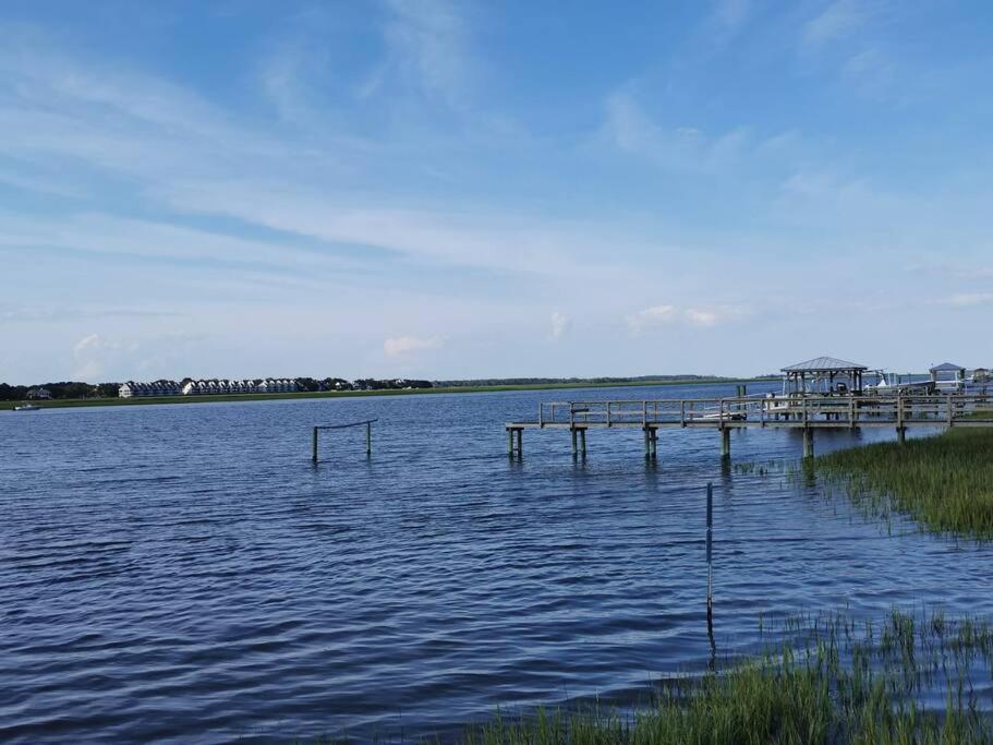 Home Sweet Home in Charleston! 3BR full amenities