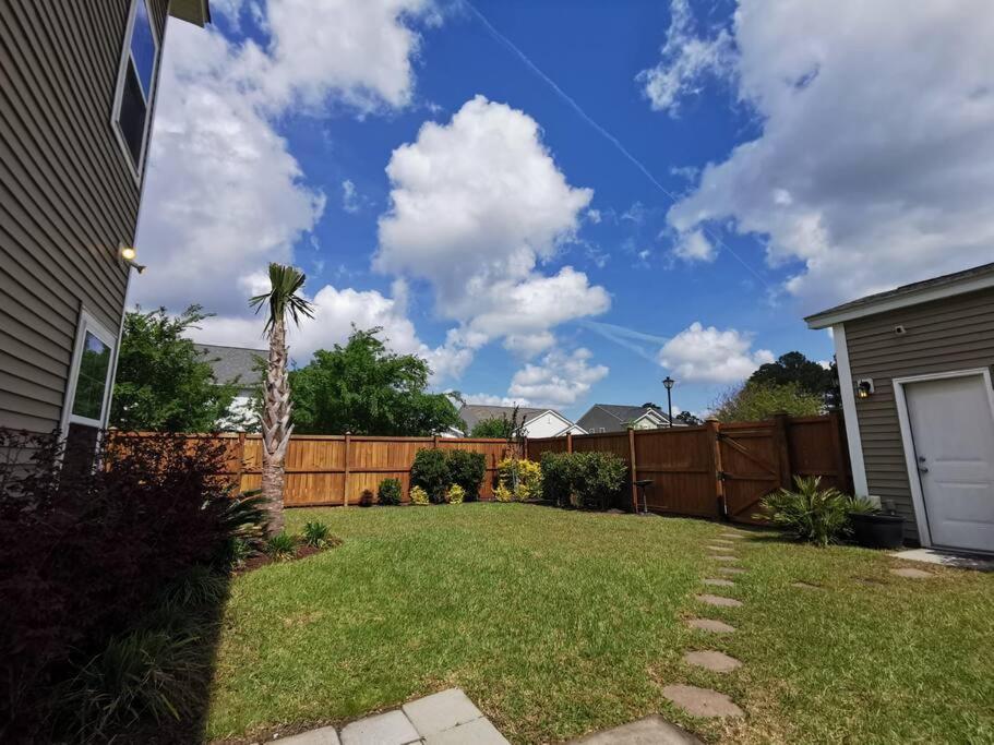 Home Sweet Home in Charleston! 3BR full amenities