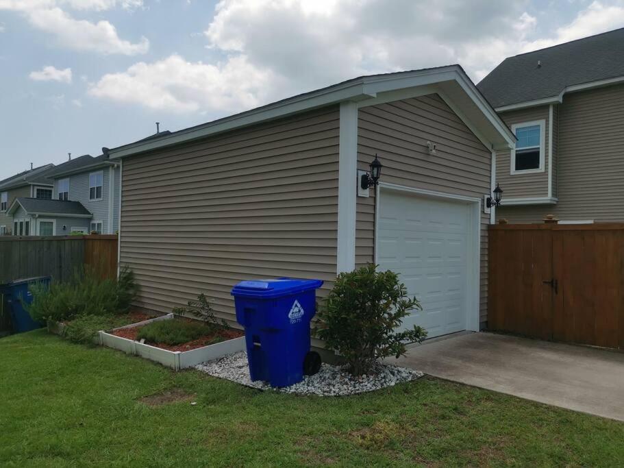 Home Sweet Home in Charleston! 3BR full amenities