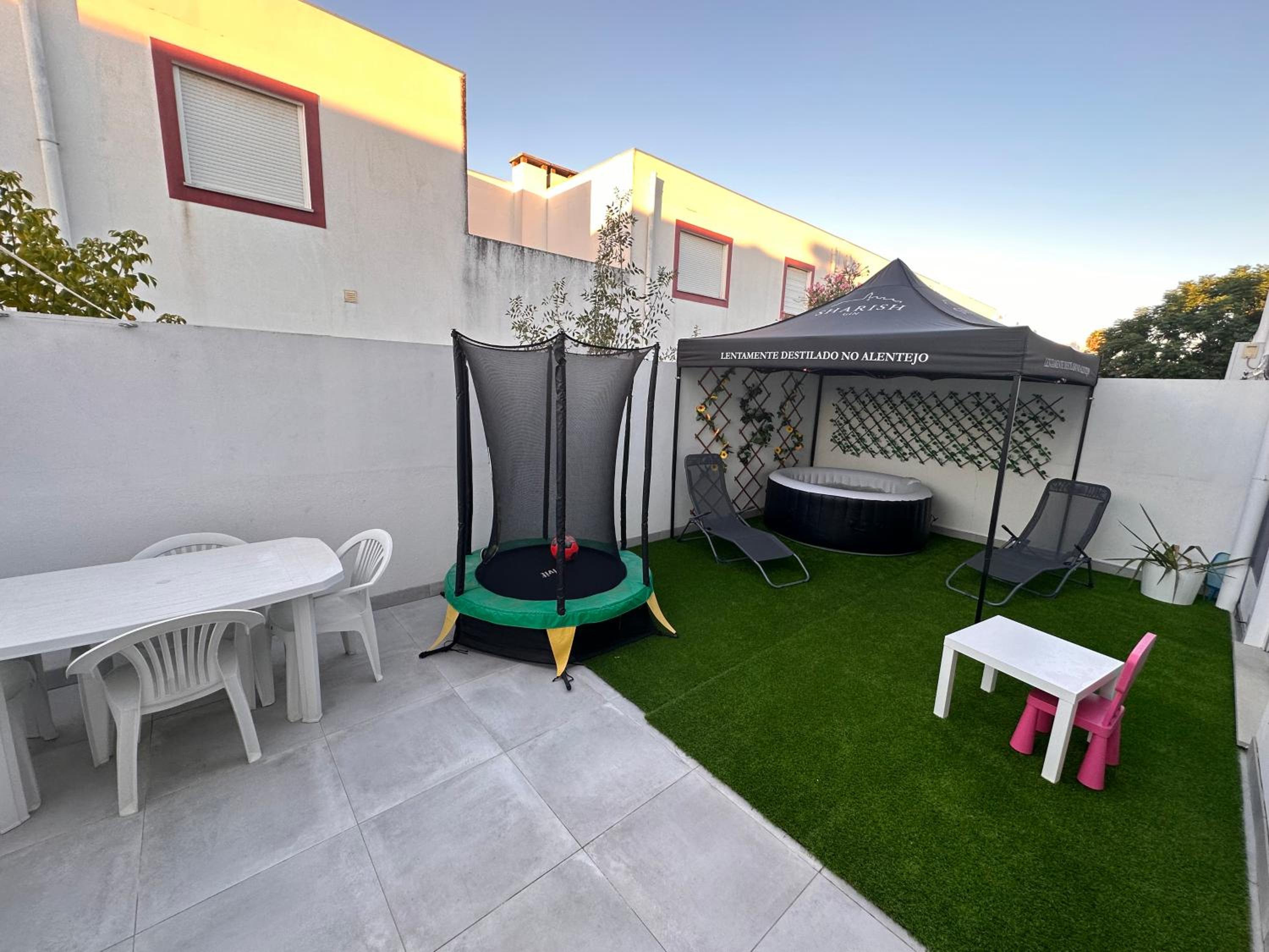 Moradia t2 com Jacuzzi en Aldeia do Mato — activities & amenities