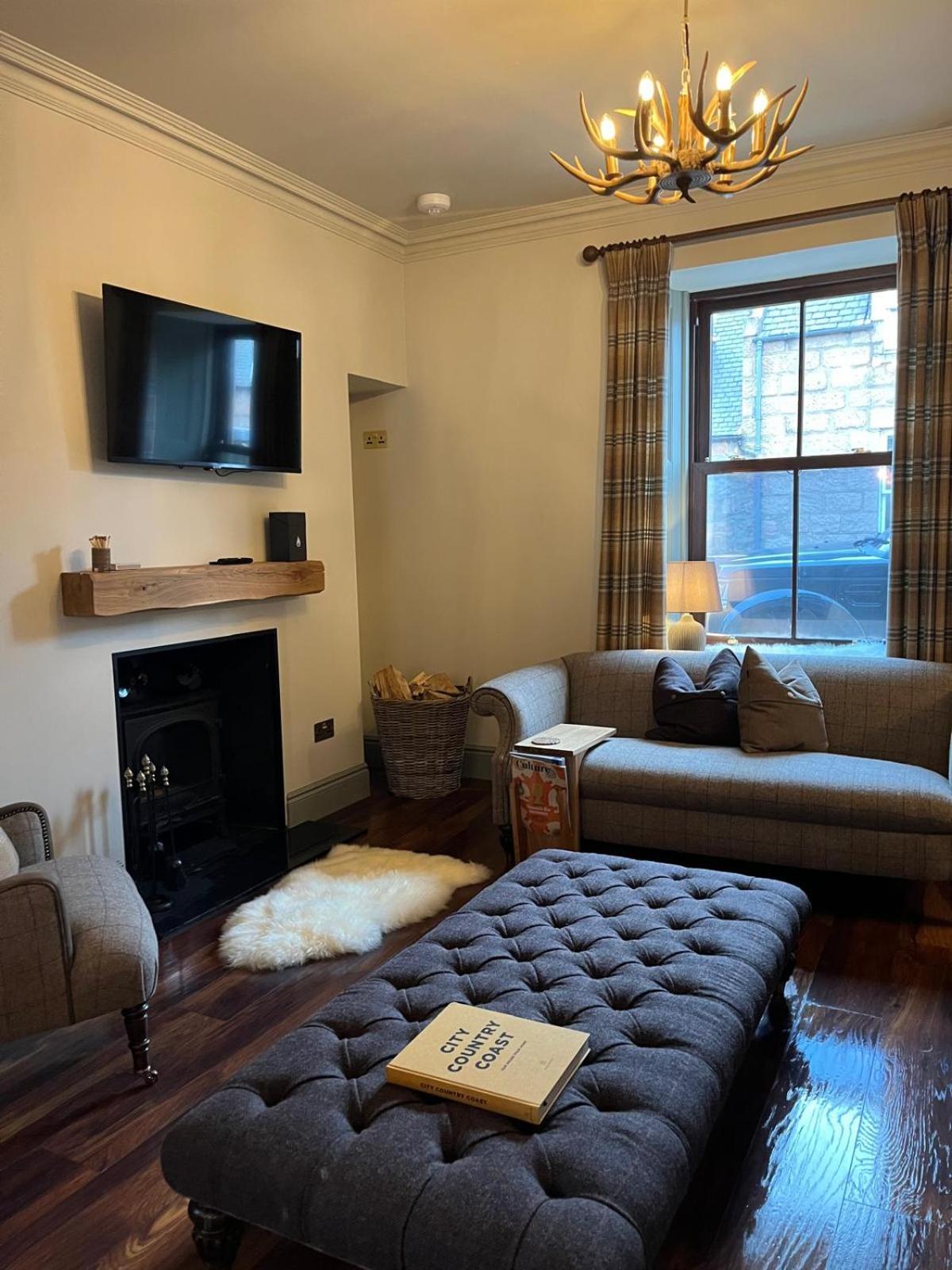 Lewis Lodge - Stunning & Exclusive Luxury Home in the Heart of Ballater, Royal Deeside view 3