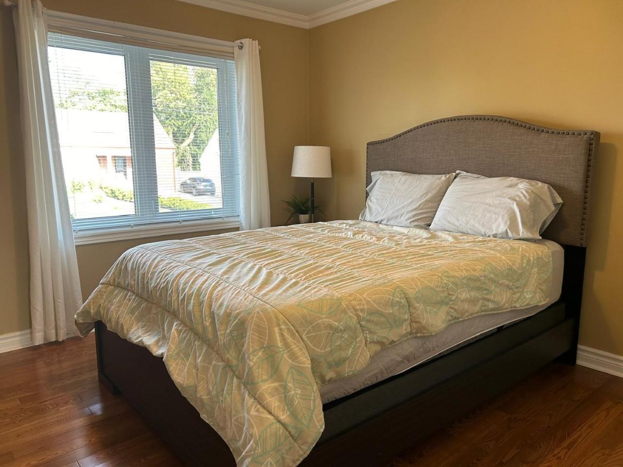 Nice Bedrooms in North York, Ontario