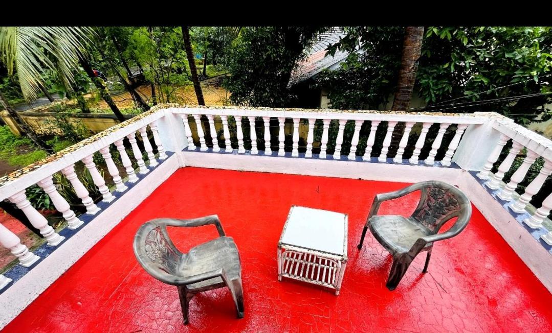 Jes Guest House