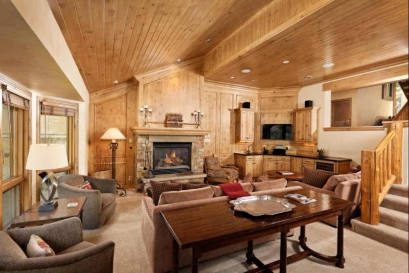 Snowmass Woodrun V 4 Bedroom Ski In, Ski Out Mountain Residence In The Heart Of Snowmass Village view 3