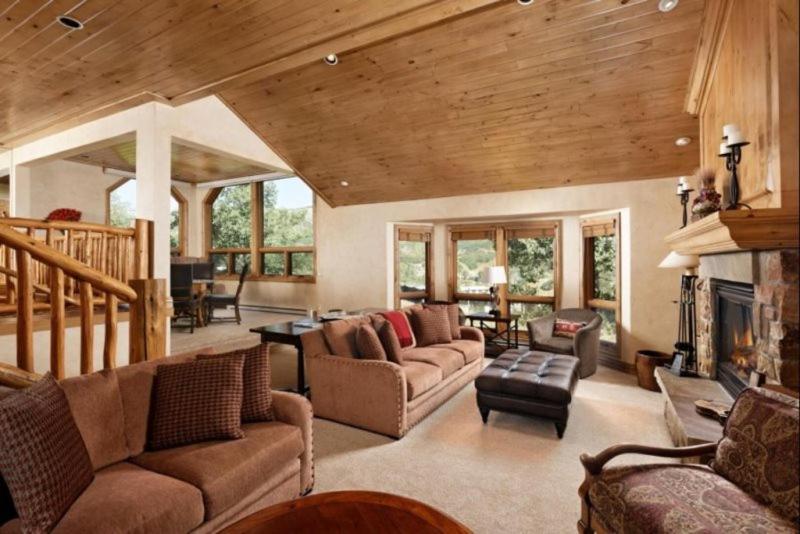 Snowmass Woodrun V 4 Bedroom Ski In, Ski Out Mountain Residence In The Heart Of Snowmass Village view 5