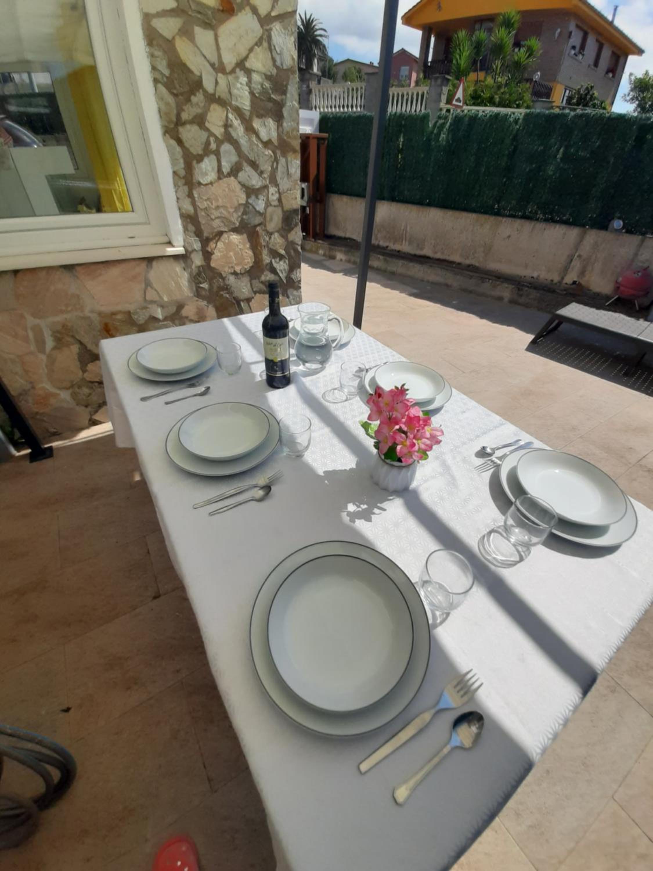 Acogedor apartamento de 2 habitaciones, parking & conford