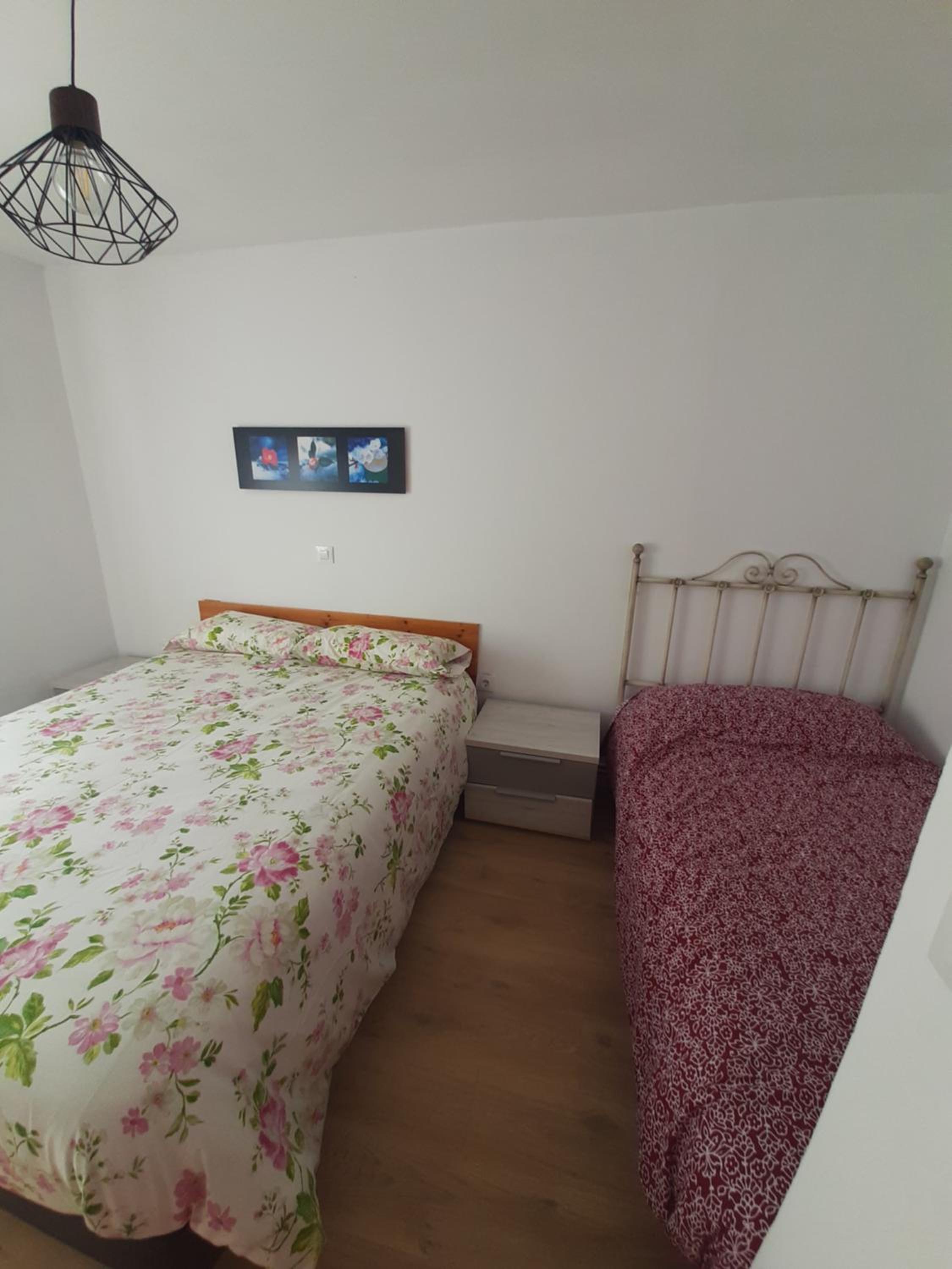 Acogedor apartamento de 2 habitaciones, parking & conford