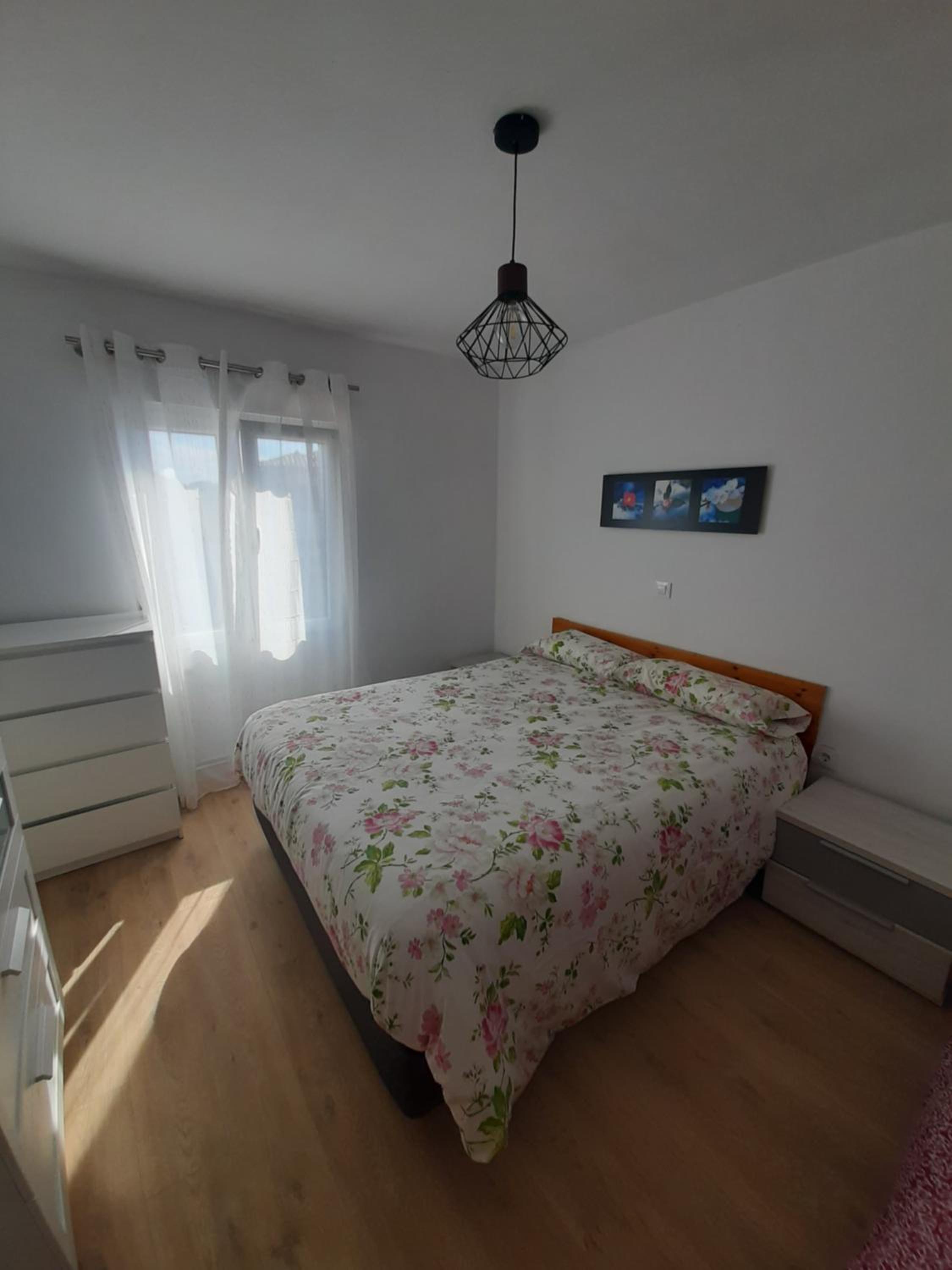 Acogedor apartamento de 2 habitaciones, parking & conford