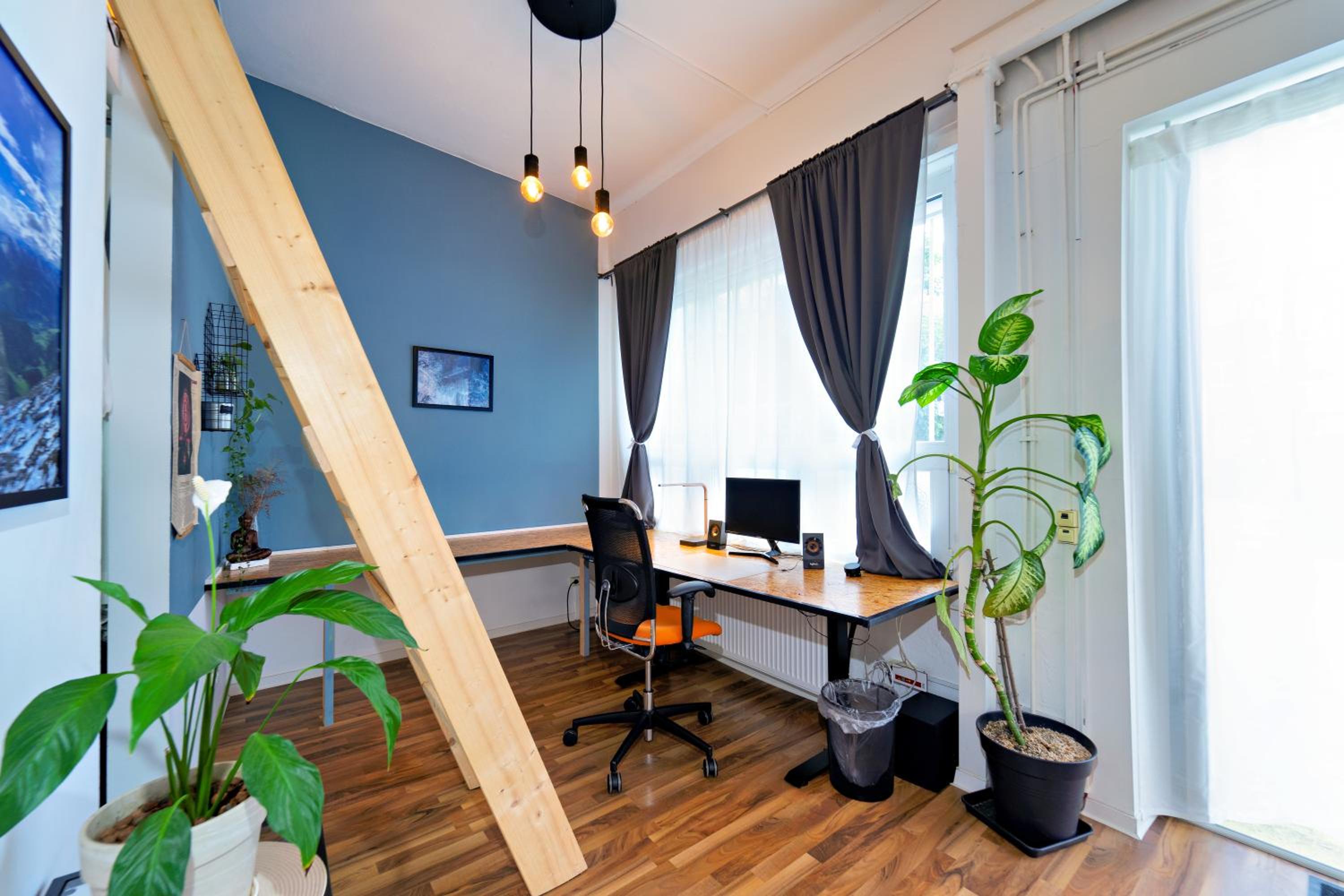 Loft House 170qm, Central, Own Garden, Parking lot