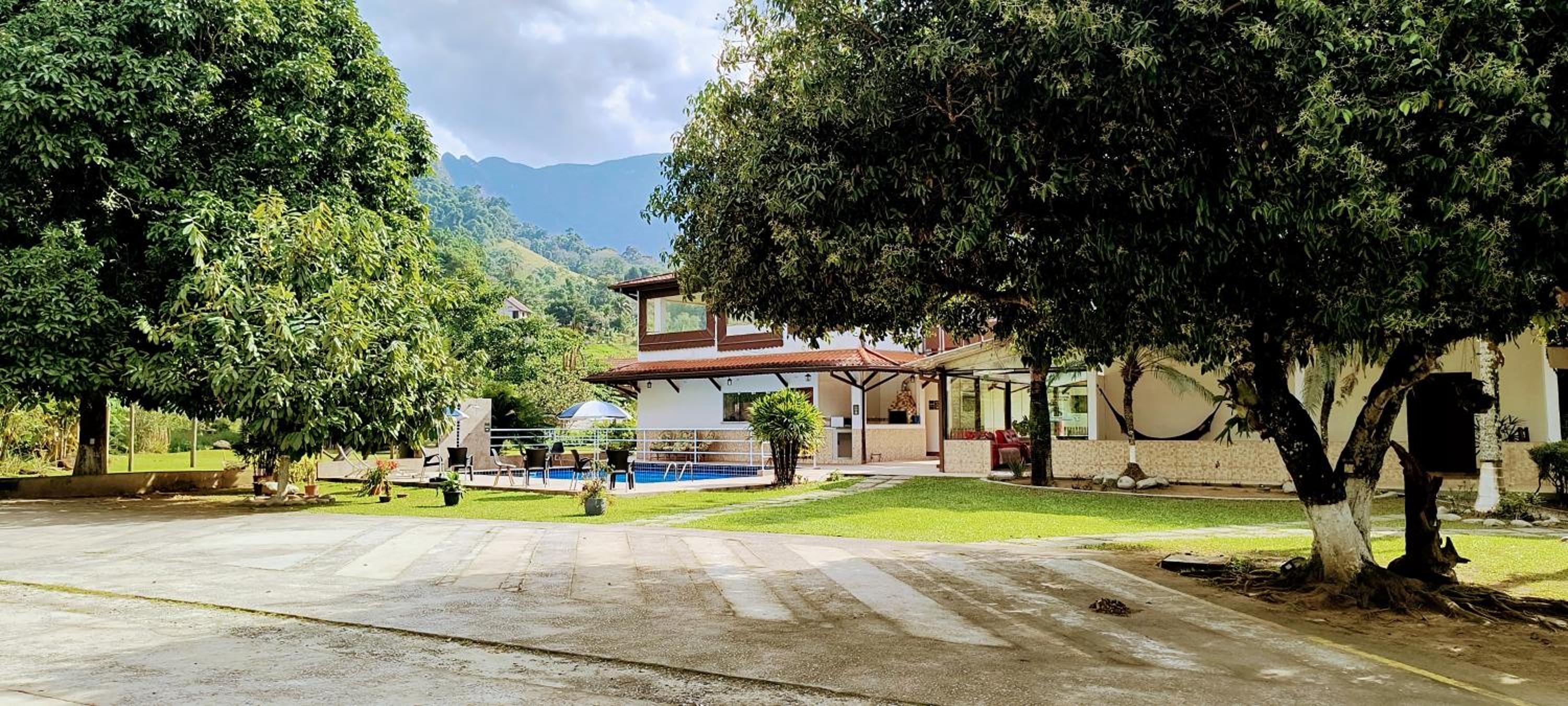 Pousada Cantinho do Sossego localizada do lado Norte de Paraty próxima as Praias de Sao Gonçalo São Gonçalinho Aldeia dos Pataxós Cachoeira do Crepusculo I