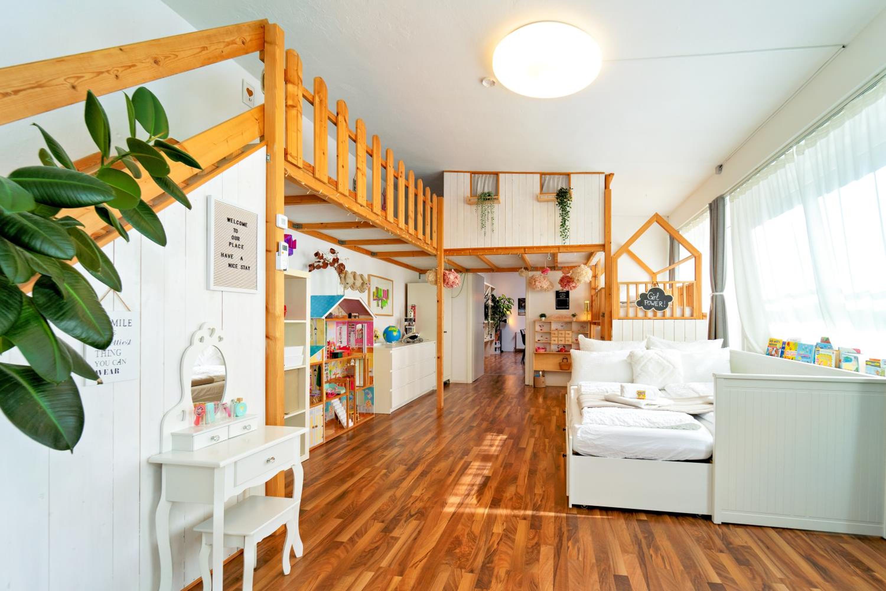 Loft House 170qm, Central, Own Garden, Parking lot